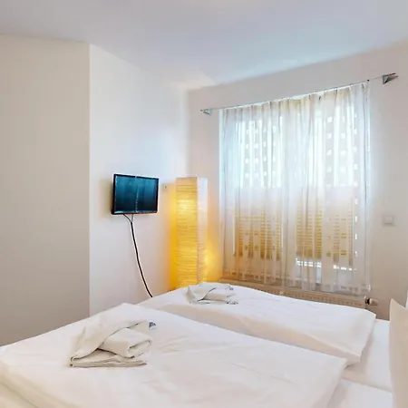 Strandnahe Mit 2 Schlafzimmern Und Terrasse, Am Kurpark, Apartment *