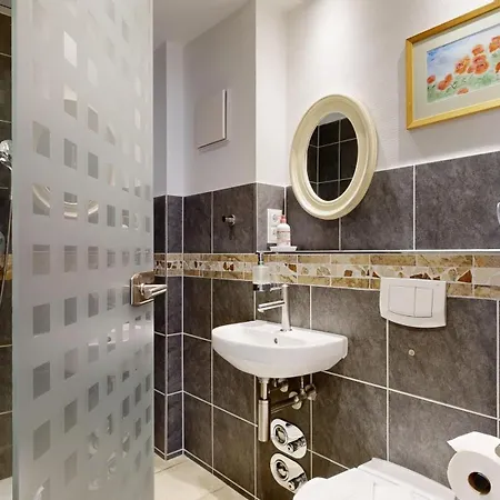 Apartment Strandnahe Mit 2 Schlafzimmern Und Terrasse, Am Kurpark,