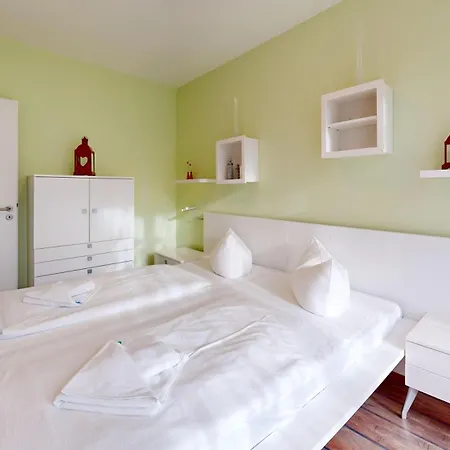 Strandnahe Mit 2 Schlafzimmern Und Terrasse, Am Kurpark, *