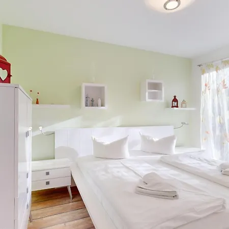 Strandnahe Mit 2 Schlafzimmern Und Terrasse, Am Kurpark, Apartamento