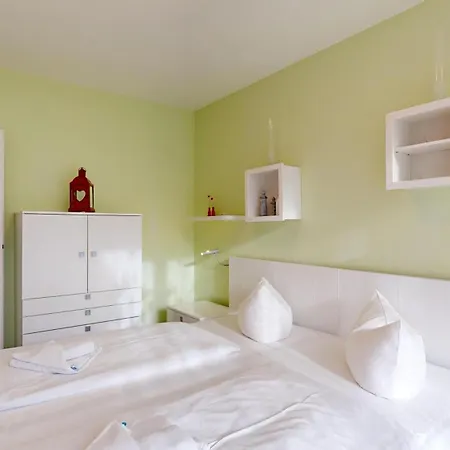 Strandnahe Mit 2 Schlafzimmern Und Terrasse, Am Kurpark, Apartamento