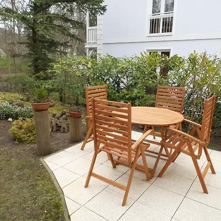 Lägenhet Strandnahe Mit 2 Schlafzimmern Und Terrasse, Am Kurpark, Binz